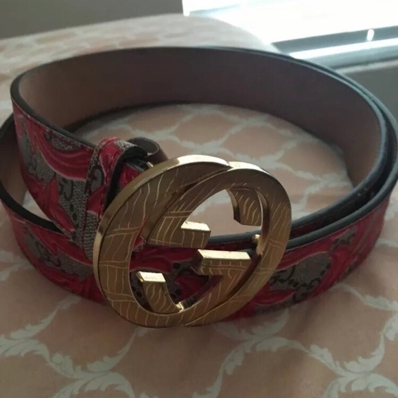A Gucci belt